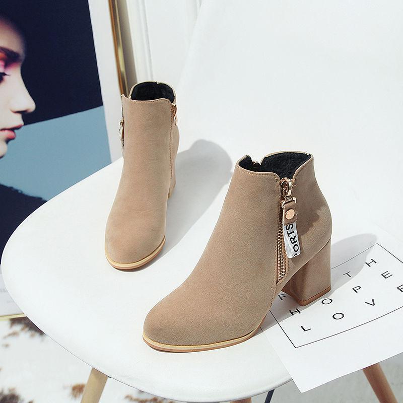 Женские ботильоны на каблуке Осень Зима Ботильоны с круглым носком Шикарная и элегантная мода 2025 Теплая женская короткая обувь по акции