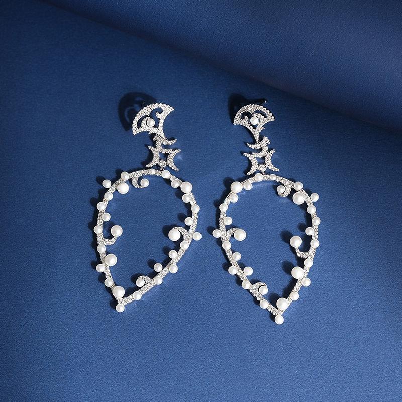 APM Monaco Pear-shaped pearls, elegant retro and versatile 925 silver earrings for women AE12650XPL