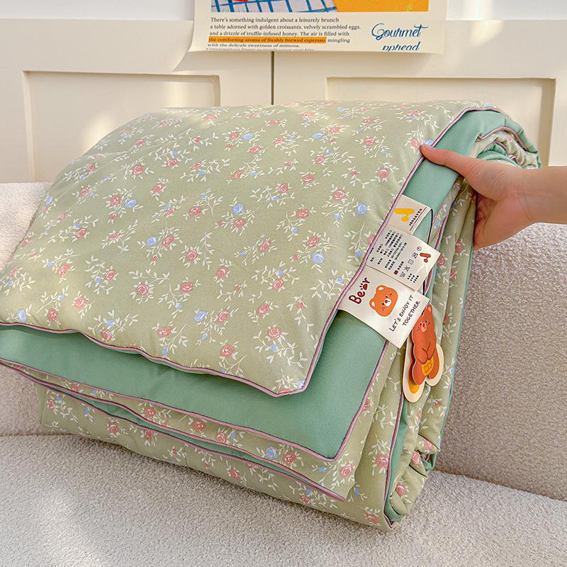 Washable Cotton Double Gauze Cartoon Summer Quilt for Mother and Baby - Soft, Fresh, and Thin Air Conditioning Blanket