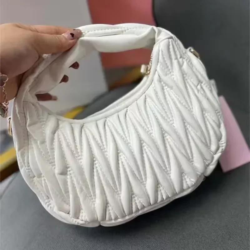 Feminine Pleated Shoulder Bag with Logo Cloud Package Bags Shopping Bags Luxury Designer