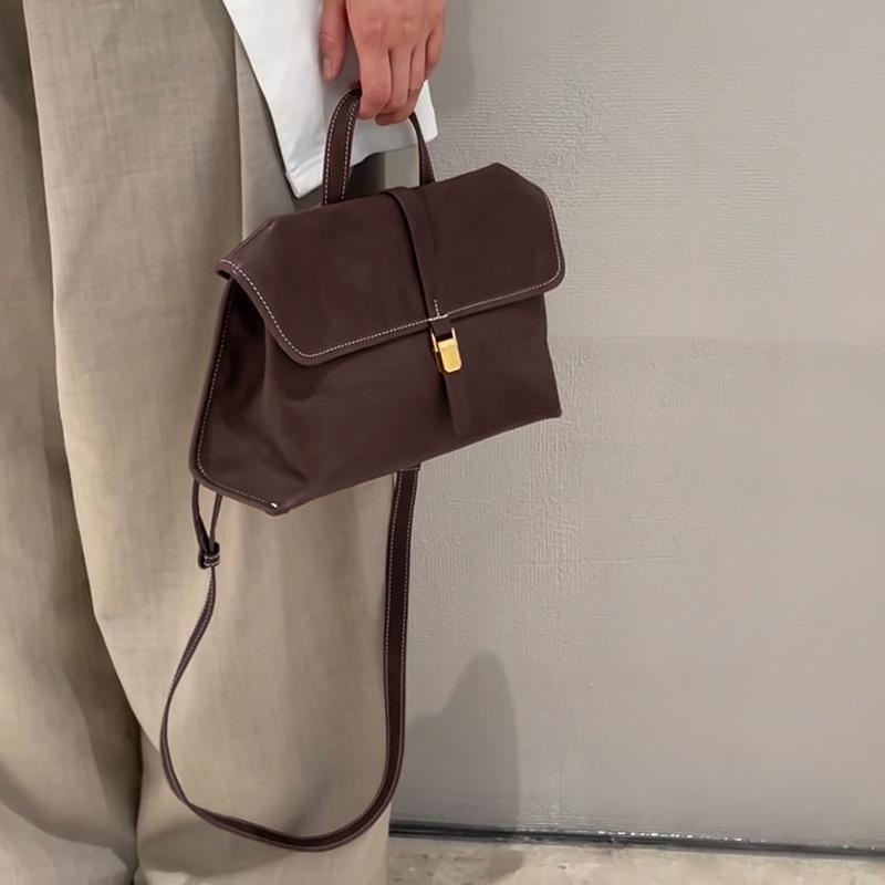 Genuine Leather Envelope Bag Womens Decorative Top Cowhide Handbag Single Compartment Large Capacity Casual Organizer Bag Design Fashionable