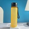 Матовая бутылка для воды 1000 мл без BPA с герметичной крышкой-поильником и ремешком для переноски - Портативная для улицы, спорта, походов