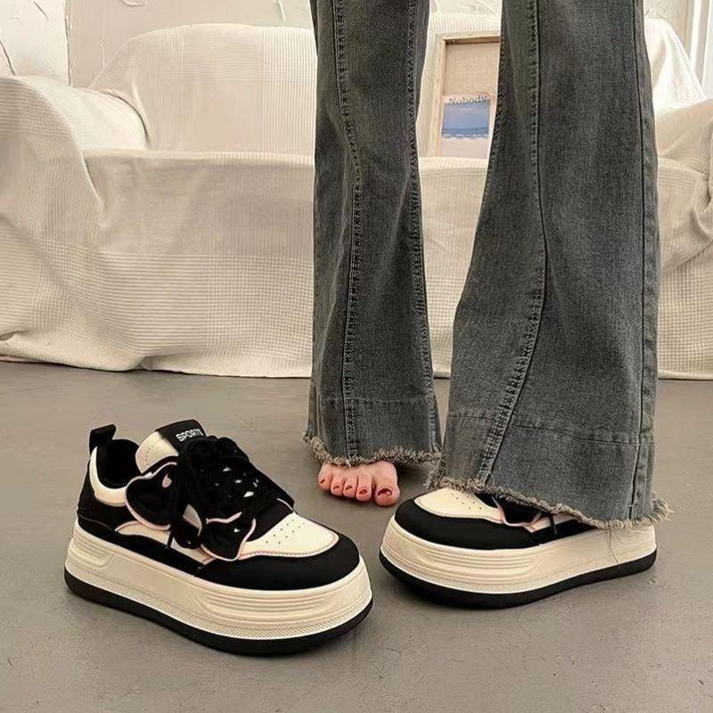 Модная школьная женская студенческая повседневная обувь Осень Шнуровка Платформа Женские кеды для скейтборда Уличная износостойкая обувь Плоские кроссовки Корейский
