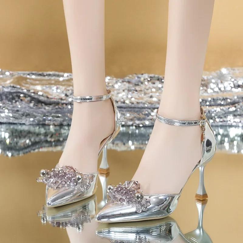 Туфли-лодочки золотого, серебряного цвета с кристаллами, женские летние осенние туфли на высоком каблуке с острым носком, женские туфли на шпильке с ремешком на щиколотке, вечерние туфли на шпильке