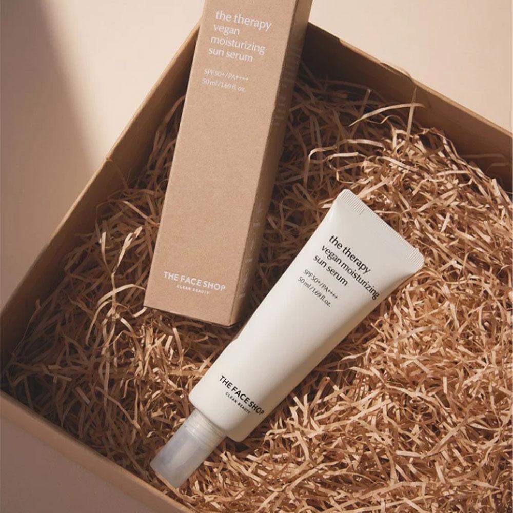 The Face Shop The Therapy Веганская увлажняющая солнцезащитная сыворотка 50 мл (SPF50 +)