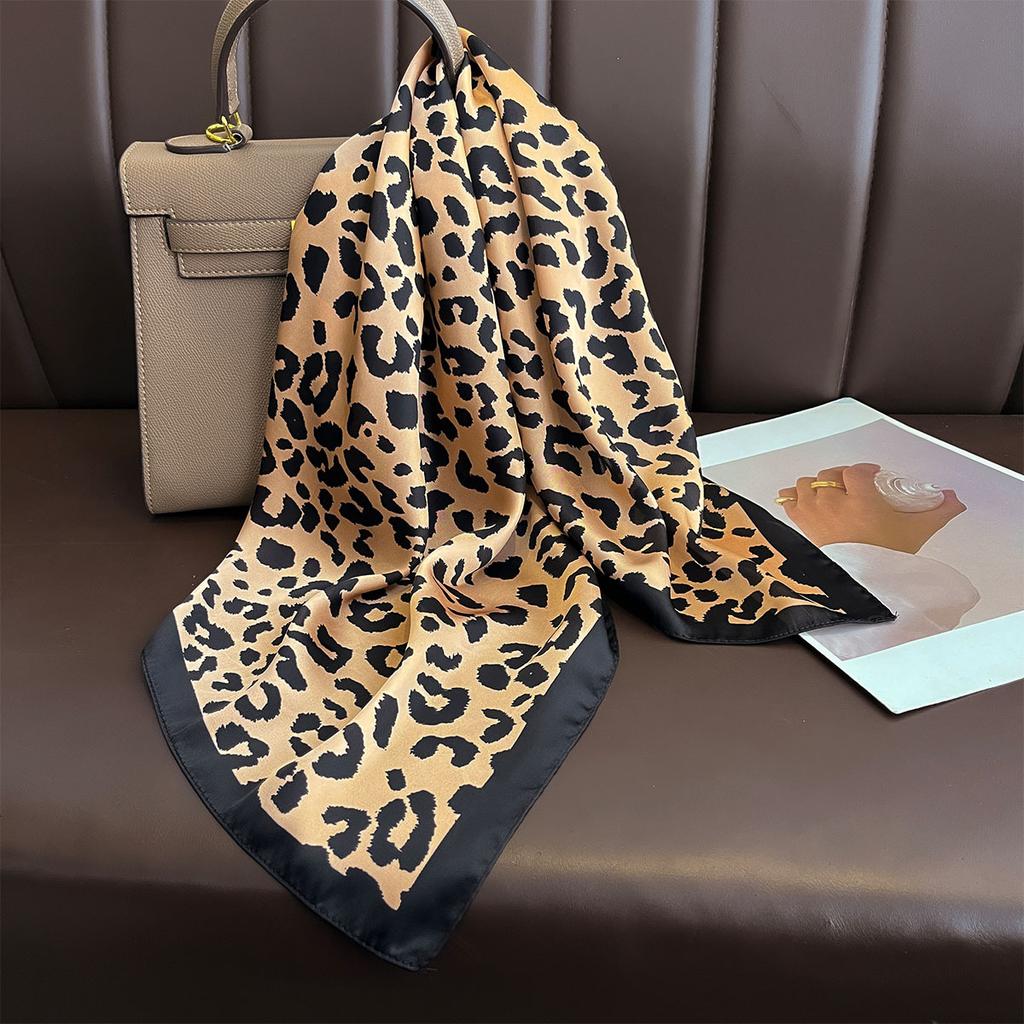 Classical Leopard Print Neckerchief 70*70 Cm Silk Square Scarf Women Soft Satin Headscarf Hijab Female Headband Foulard Decorate