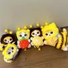 Милый мультяшный кот в костюме шмеля, плюшевая игрушка для молодых взрослых 15-35 лет