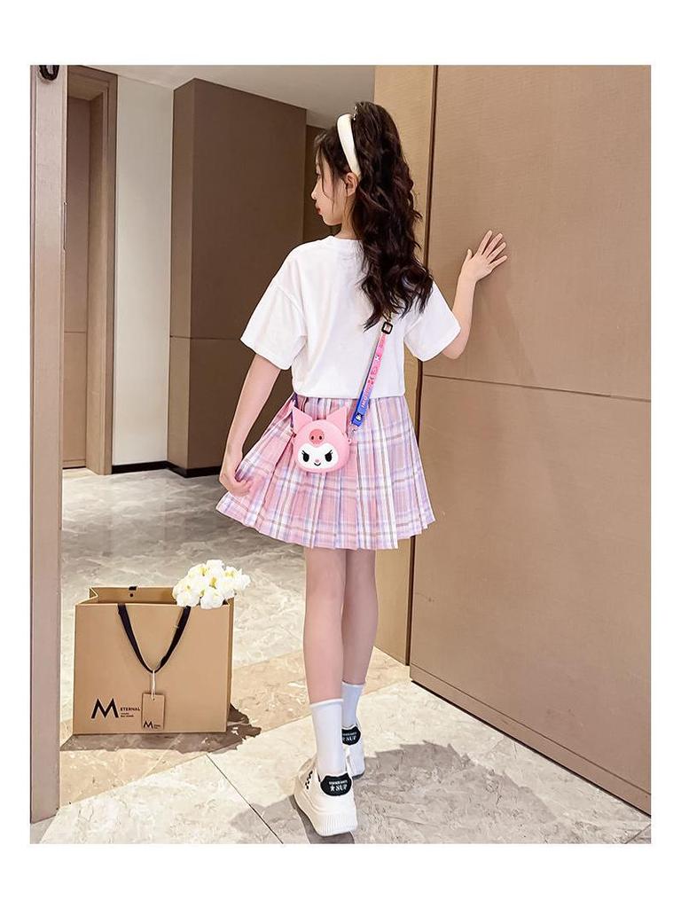 Летний комплект для девочек: короткий топ с коротким рукавом и плиссированная юбка.