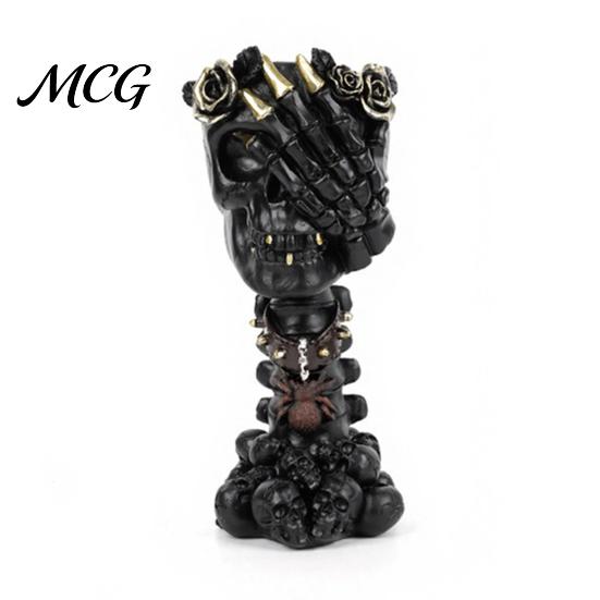 Unique Flower Holder Hear No Evil, Speak See Evil Skull Vase, Resin Ornament with Retro Distressed Vase Rose Decor, Halloween Gothic Skeleton Display