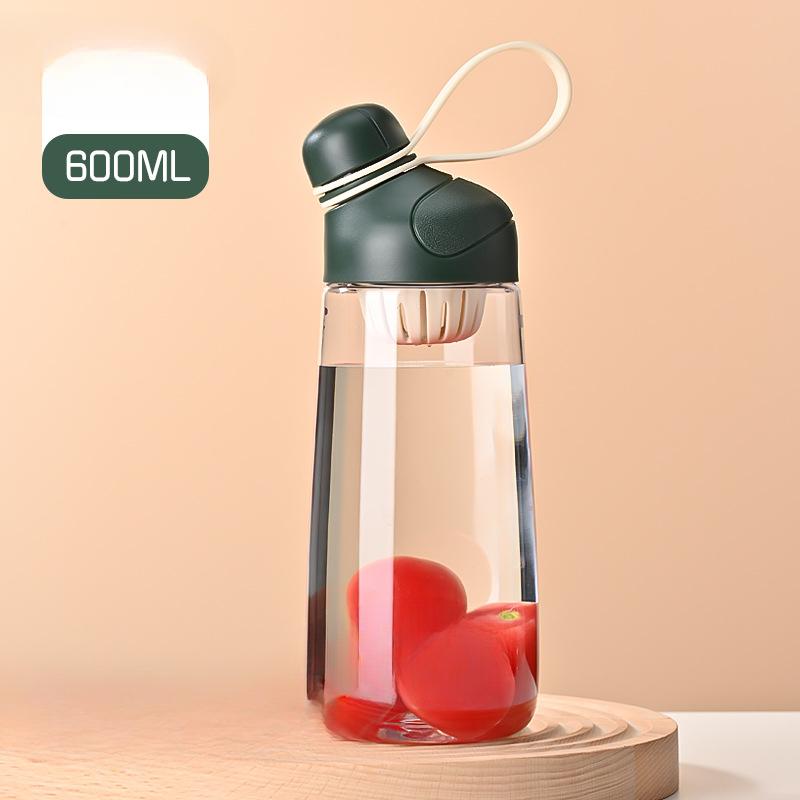 In Summer, Large-capacity Plastic Cups Are Cute and High-valued, and Ladies Conveniently Take Portable Cups for Outdoor Sports Kettles.