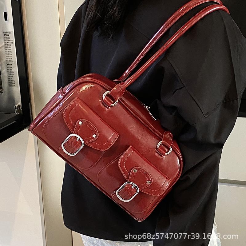 Korean Version of Niche Design Hand-held Bowling Bag Bag Women's Handbag 2025 New One-shoulder Underarm Pillow Bag for the Spring of 2025
