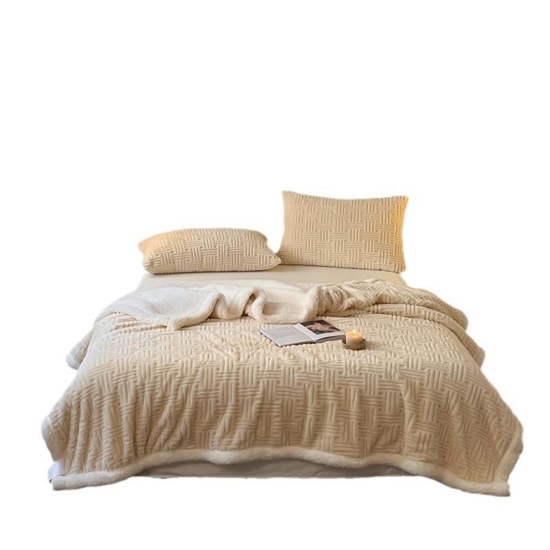 Tavalon Double-Layer Lamb's Wool Carved Blanket - Multifunctional Leisure Nap Cover