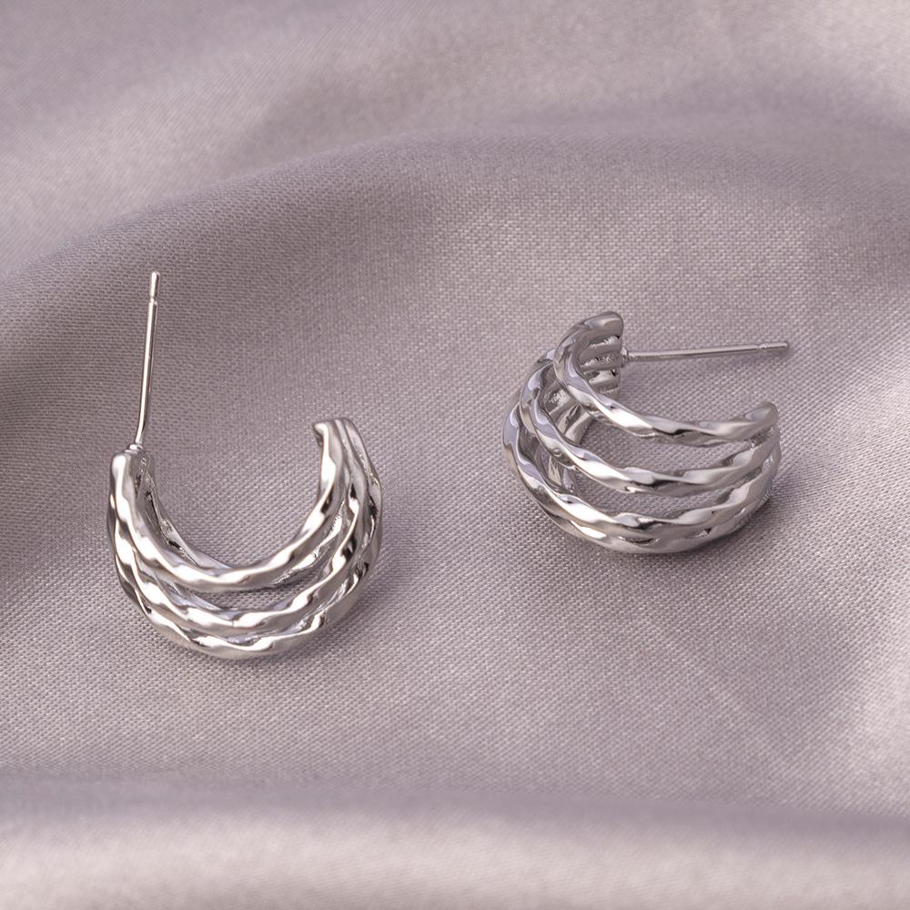 Серьги-иглы из серебра 925 пробы: Легкая роскошь, высококлассные пусеты и универсальный нишевый дизайн в виде колец для работы и стиля