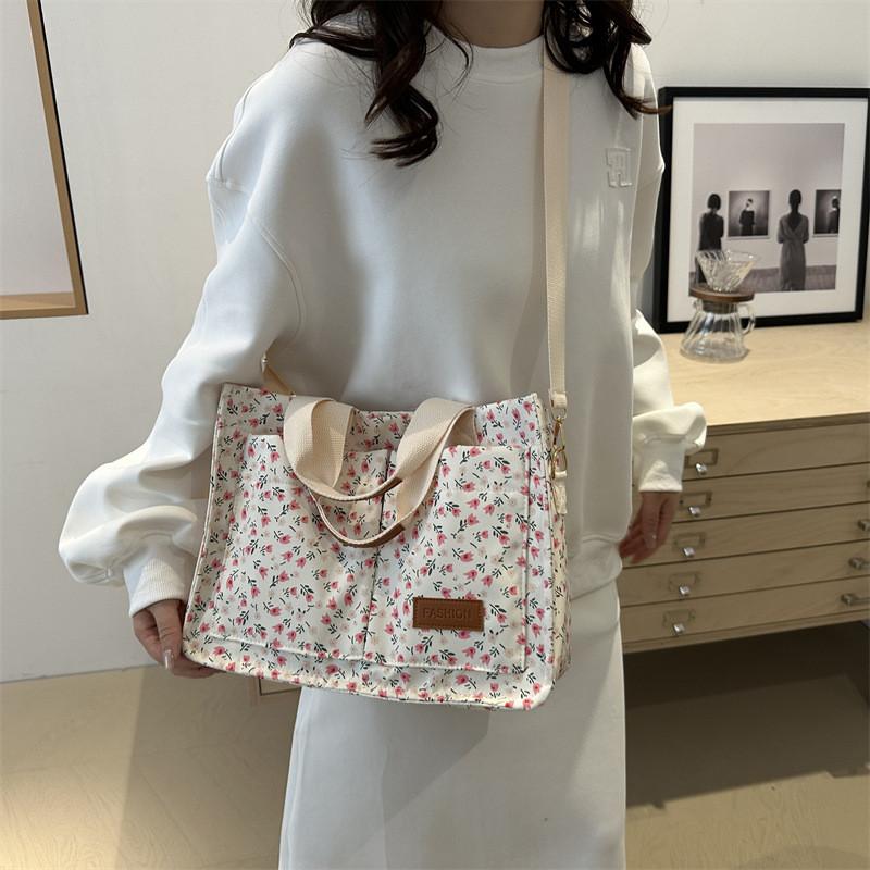 Chic Small Floral Print Shoulder Tote Bag Perfect For Daily Casual Use Modern And Stylish