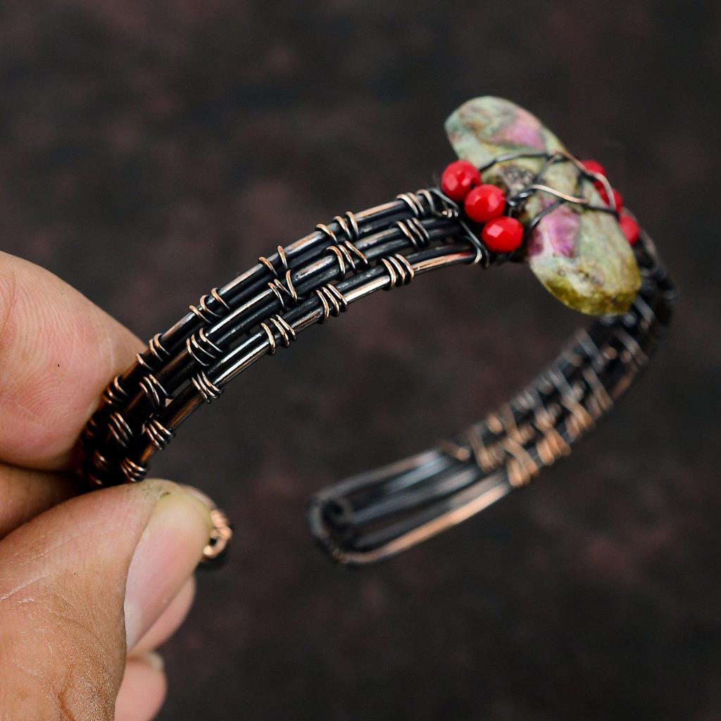 Рубиновый фукситовый медный браслет Красный коралловый браслет с бусинами Ювелирные изделия из медной проволоки Регулируемые манжеты Браслет ручной работы с драгоценными камнями Манжеты из медной проволоки