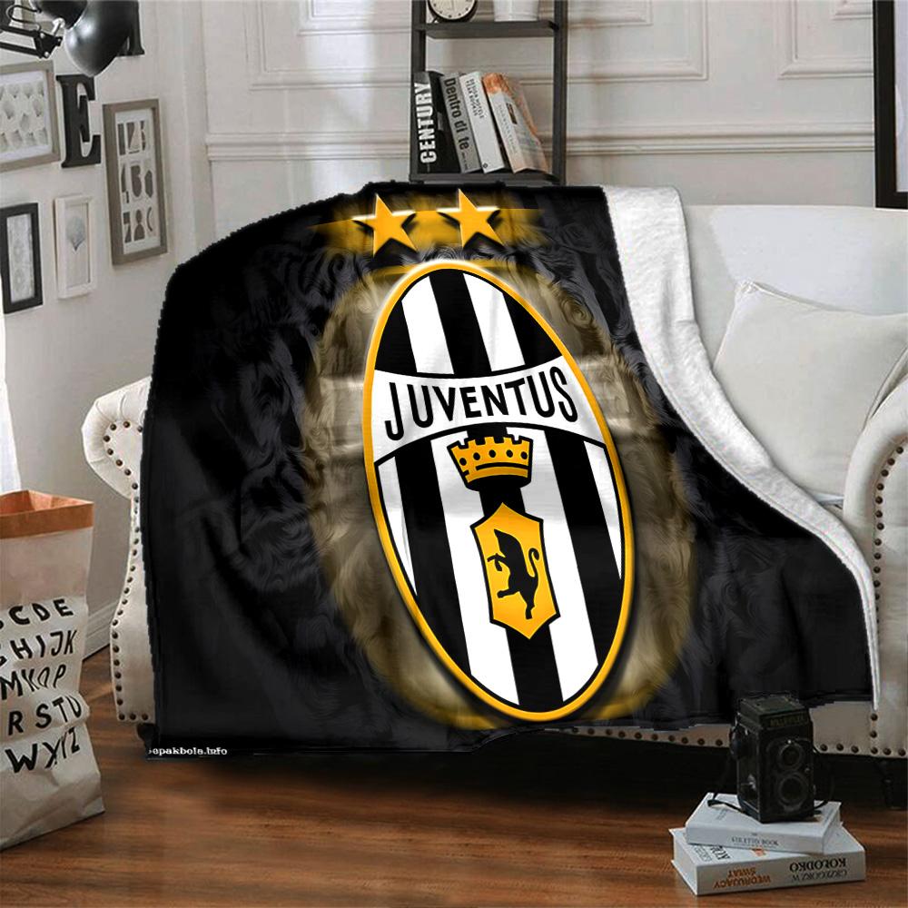 Juventus Heartbeat Logo Flannel Blanket, Soft Polyester, Modern Design, All-Season for Camping, Travel, Gifts for holidays or birthdays