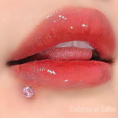 «Дитя Сатаны»: Роскошные бриллиантовые серьги и гвоздики для смелых женщин