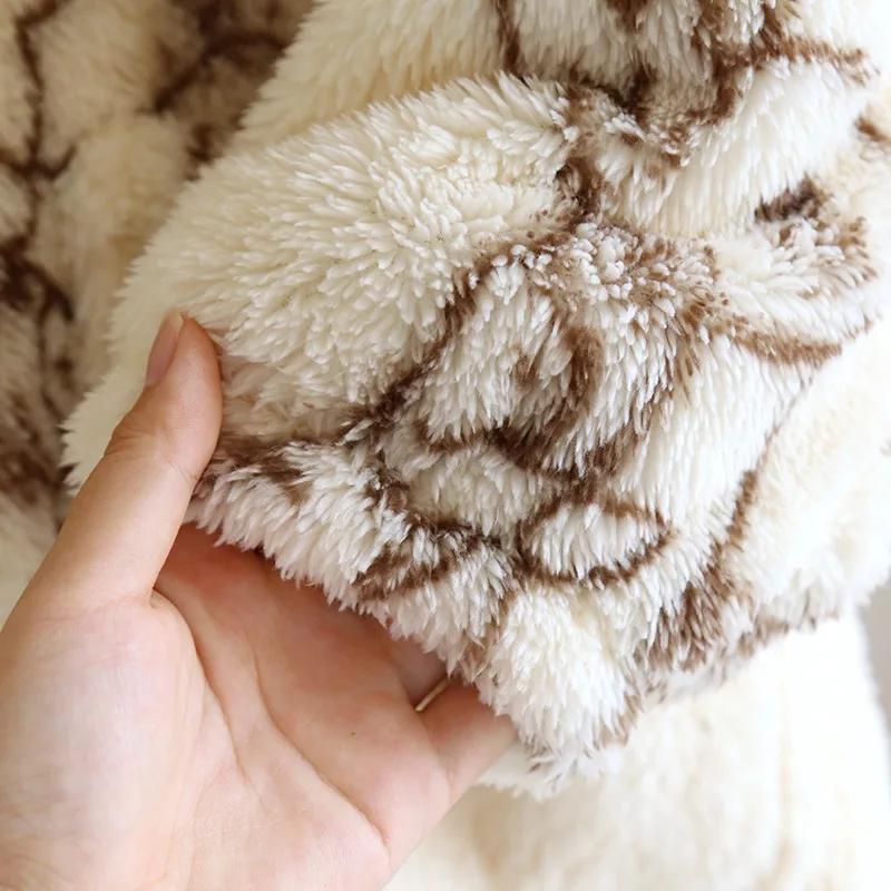 Новая осенне-зимняя ночная рубашка для пары, фланелевый плюшевый утолщенный халат для мужчин и женщин, удлиненный домашний меховой халат