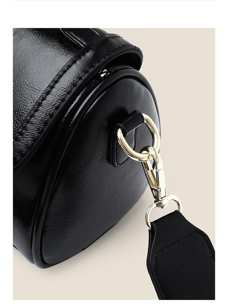 2025 Korean Trend Versatile Small Square Ladies' Shoulder Bag