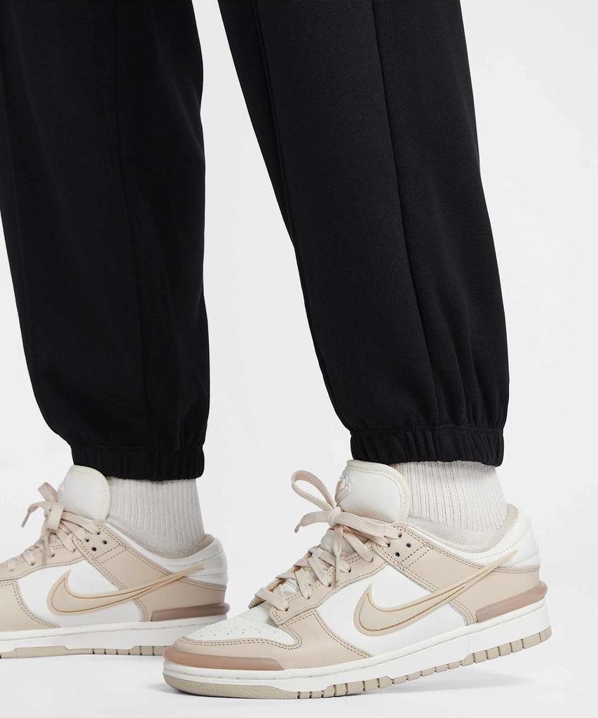 Nike Спортивная одежда Chill Terry Джоггеры из французского терри со средней посадкой W - Черный:Парус / If0233-010