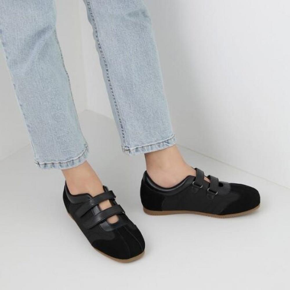 Jisyu Sweety Square Toe Sneakers 1.5cm