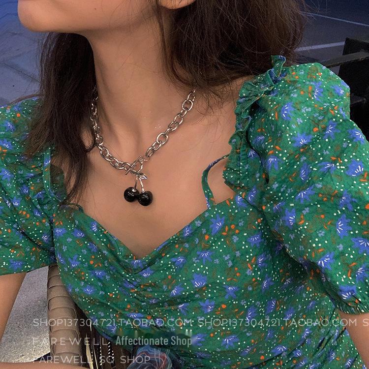 Men's Hip-Hop M Pendant Necklace: Trendy Cuban Chain In Titanium Steel, Stylish and Minimalist Design.