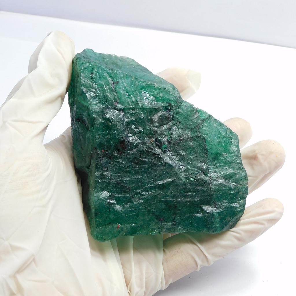 Natural Green Emerald Loose Gemstone 77 ct Uncut Rough for Lapidary and Gem Collections