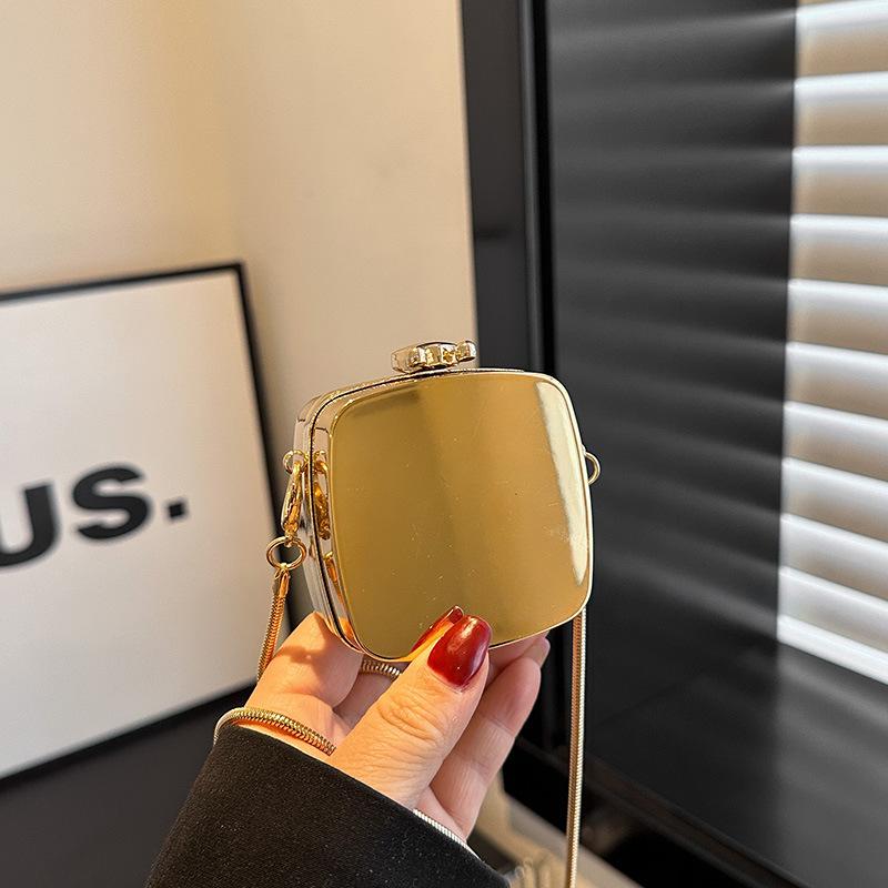 Мини любовь маленькая сумка женская 2025 новая европейская и американская мода глянцевая плечевая цепочка кроссбоди акриловый мундштук красный конверт