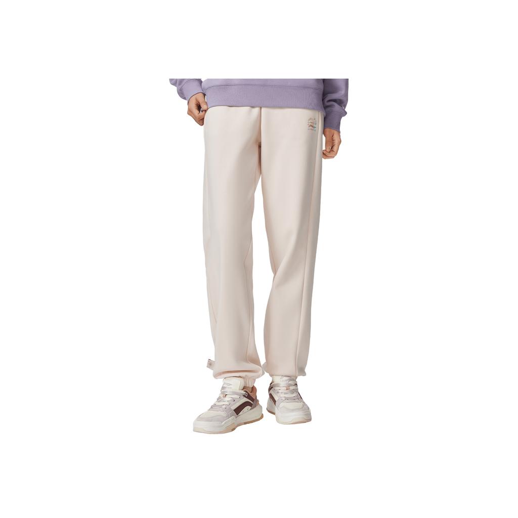 Li Ning Sports Lifestyle Series Простые однотонные повседневные универсальные свободные трикотажные брюки-джоггеры женские низы лебедь-белый AKLU868-4