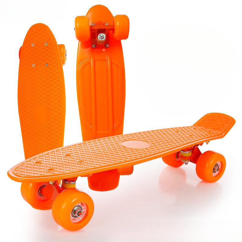 Новый пластиковый четырехколесный скейтборд-рыба с мигающим колесом, дорожный скейтборд с одним деформированным колесом