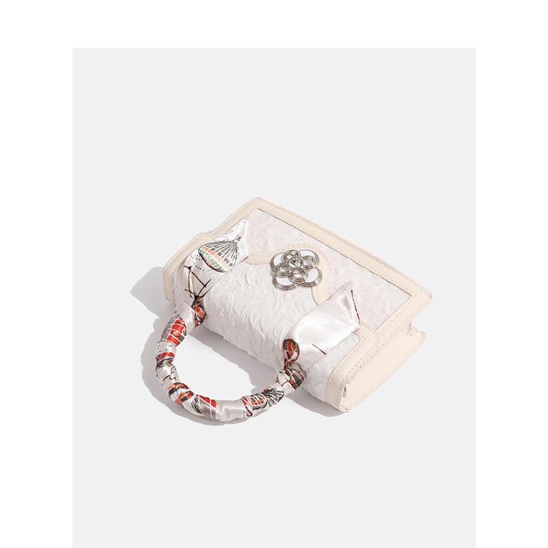 Сумка Маленькая квадратная сумка Соответствующая текстура Нишевая дизайнерская сумка Одно плечо Сумка через плечо Модная женская сумка