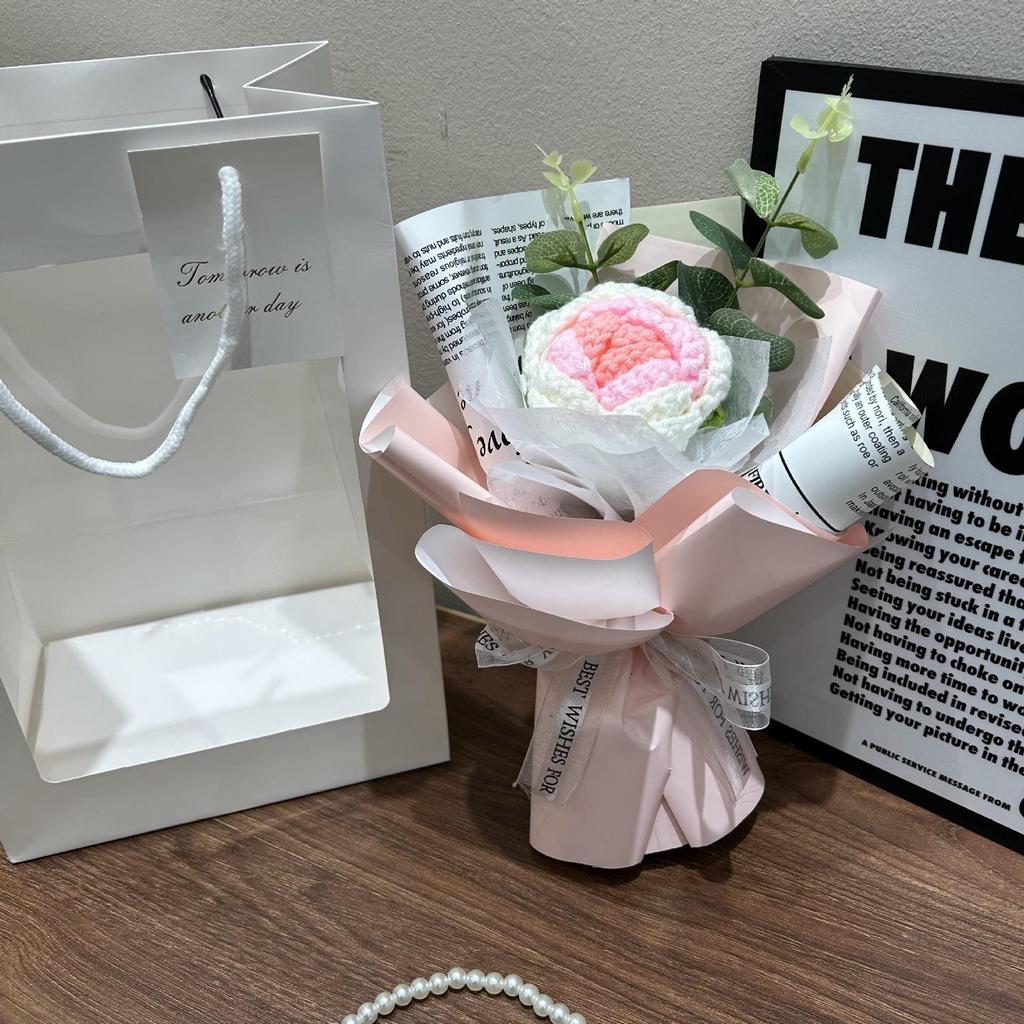 Handcrafted Sunflower Yarn Bloom – Elegant Birthday Gift for Girlfriend or Best Friend, Ideal as a National Day Souvenir.