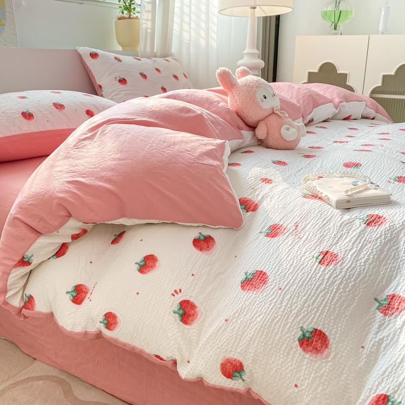 Постельное белье из ситца, комплект из четырех предметов: простыня, пододеяльник, наволочки