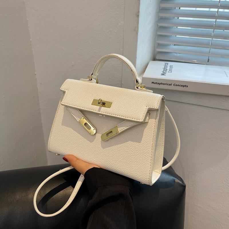 Женская универсальная сумка-мессенджер на плечо для поездок на работу