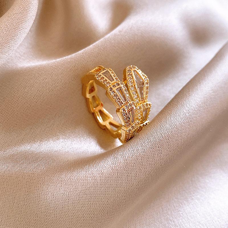 Luxury Zircon Sparkling Diamond Spirit Serpentine Ring Silver Open Ring High Quality Texture Simple and Versatile Trendy Cool Handmade for Women