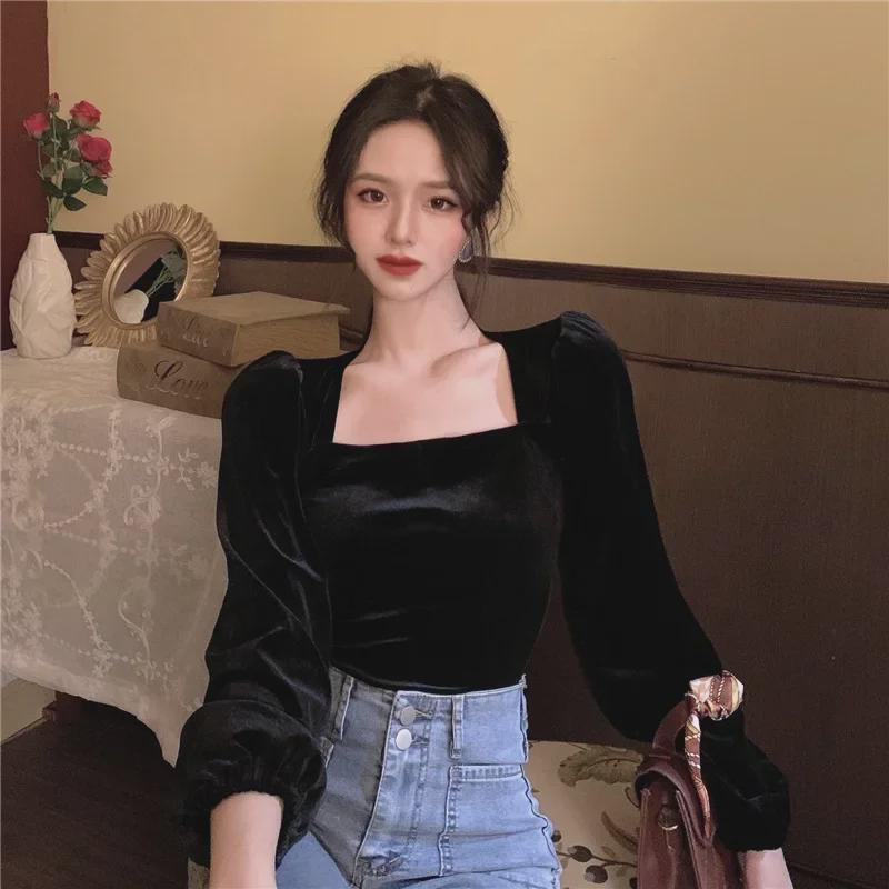 Рубашка из золотого бархата с квадратным воротником и длинными рукавами для женщин