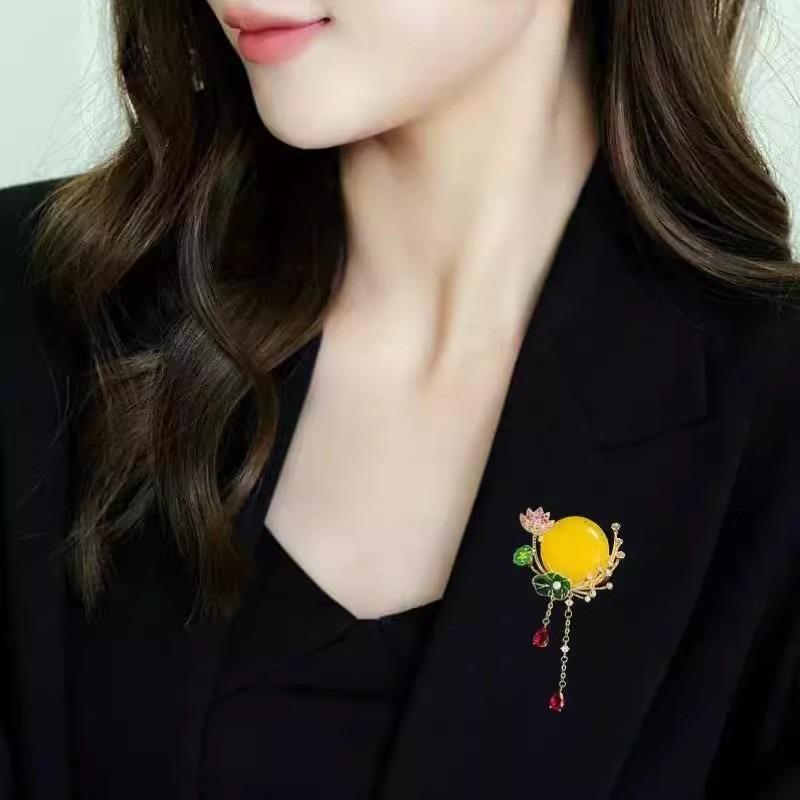 Lotus Pond Moonlit Lotus Brooch, New Chinese Ancient Style Women's High-end Texture Tassel Brooch, Design Sense Brooch