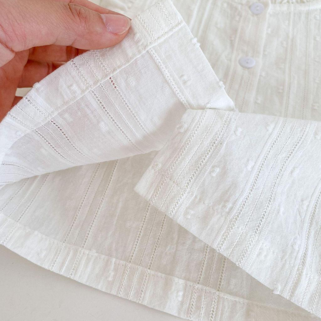 Летний комплект для девочки 2025 года: топ на пуговицах с пышными рукавами и шорты с цветочным принтом