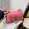 2024 женская новая модная весенне-летняя розовая ручная маленькая квадратная сумка, высококачественная нишевая универсальная сумка через плечо с текстурой