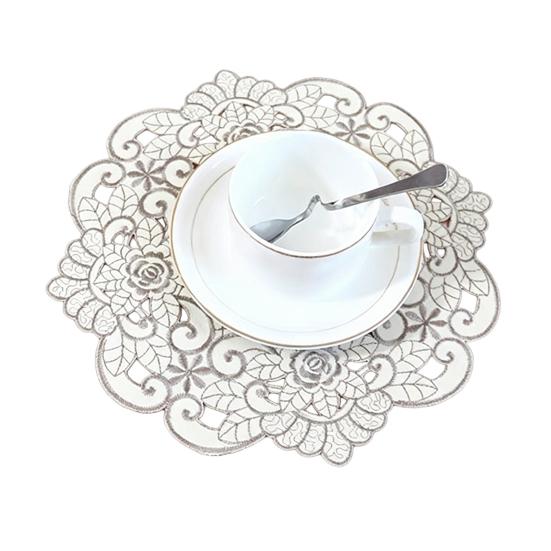 Fabric Placemat, with Hollow Embroidery Round Coasters, Foldable Protection from Heat Stains And Scratches Table Mat for Kitchen