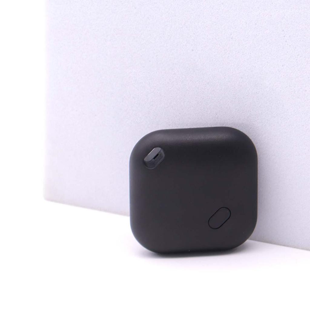 Smart Wearable GPS Pet Tracker for Dogs and Cats - Apple FindMy Compatible