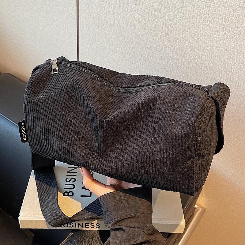 Вельветовая сумка для женщин на осень и зиму. Универсальная новая модная сумка через плечо. Популярная женская сумка-подушка.