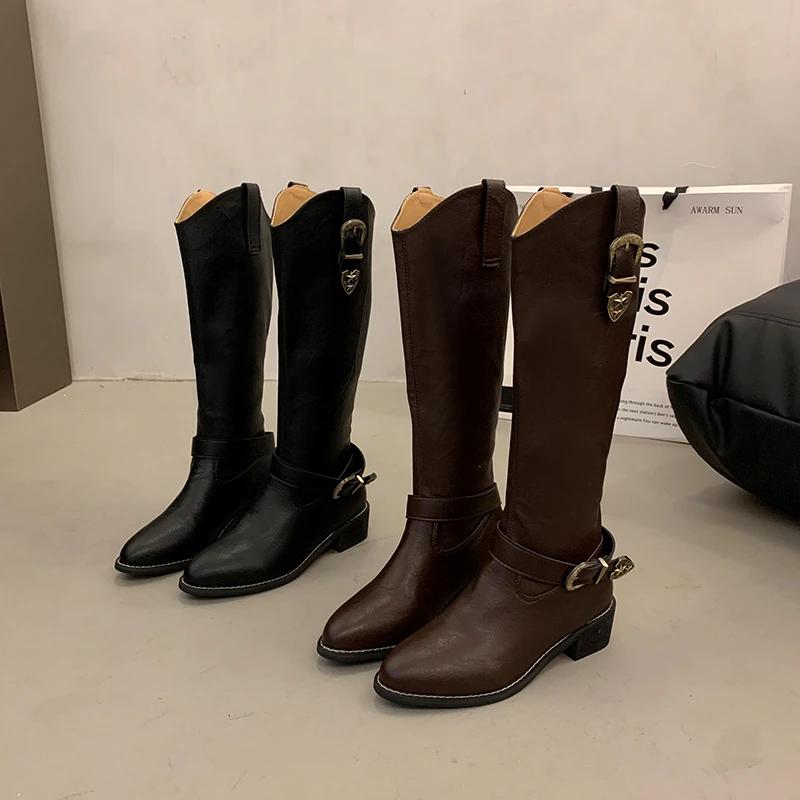 Акция на женскую обувь 2024 года, высококачественные женские ботинки, зимние, с пряжкой, острым носком, однотонные, высокие, на толстом каблуке, рыцарские ботинки