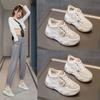 Летние новые универсальные босоножки с полым верхом на толстой подошве женские повседневные дышащие маленькие белые туфли на платформе с увеличенной высотой