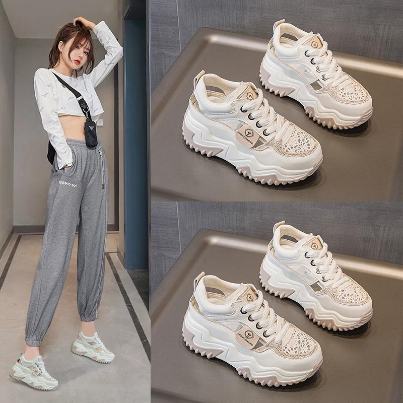 Летние новые универсальные босоножки с полым верхом на толстой подошве женские повседневные дышащие маленькие белые туфли на платформе с увеличенной высотой