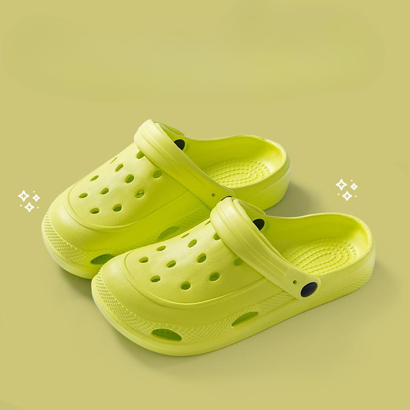 New Crocs Outerwear Shoes, Anti-slip and Deodorizing Thick-soled Beach Sandals and Slippers