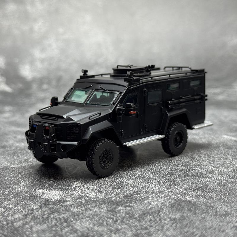 MVA models литой Коллекция Масштаб 1/64 Бронированный автомобиль SWAT с фигуркой Модель автомобиля из сплава Для праздничных подарков Подарки компании