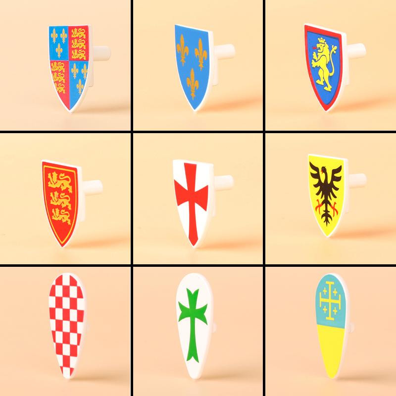 Средневековый замок, рыцарские фигурки, оружие, конструктор, военная армия, солдат, флаг, щит, плащ, легион, аксессуары, кубики, игрушка, подарок.