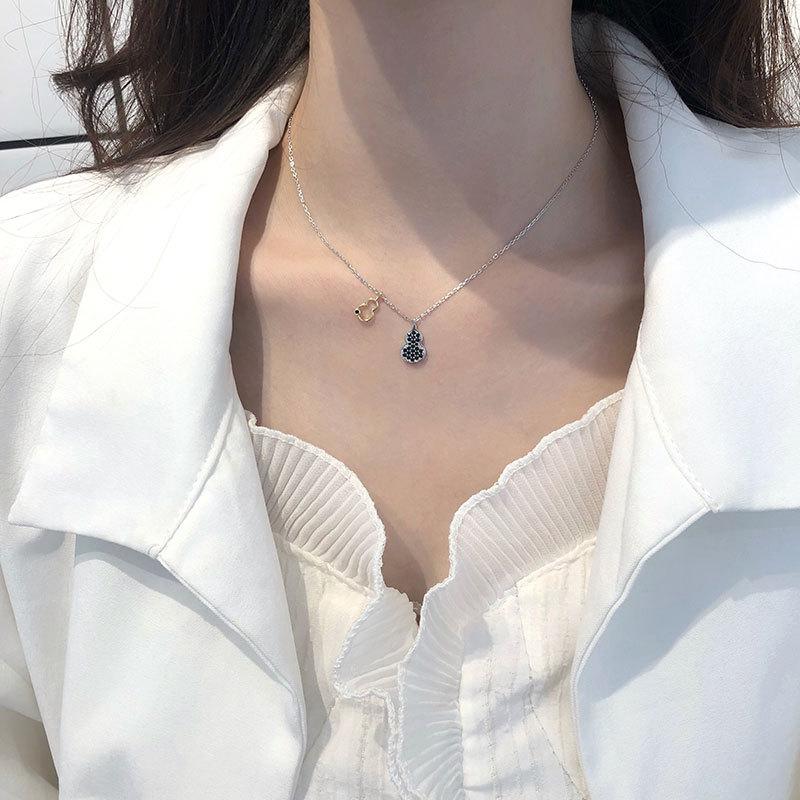 Diamond Studded Gourd Pendant Necklace Version for Girls, Collarbone Chain for Japanese and Korean Minimalist Style Accessories