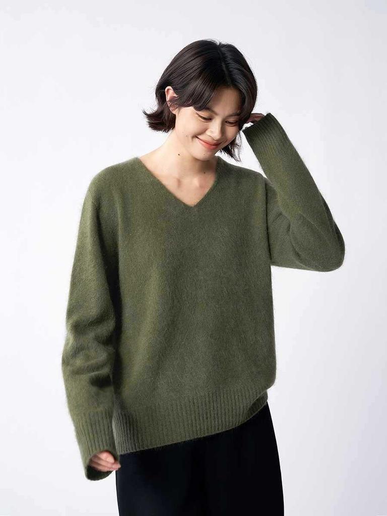 Versatile 4-Color Brushed Wool V-Neck Sweater - Seamlessly Integrated, Slimming, Relaxed, 14-Gauge Knitwear